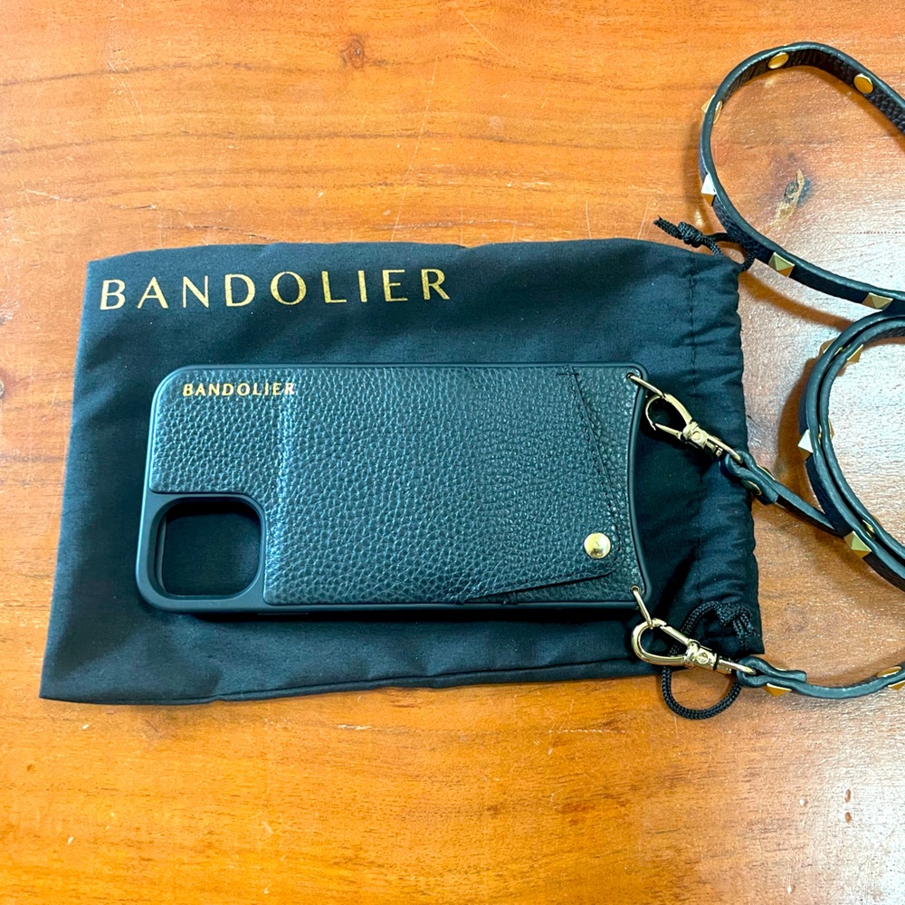 Sarah Pebble Leather Crossbody Bandolier in Black/Gold for iPhone 11